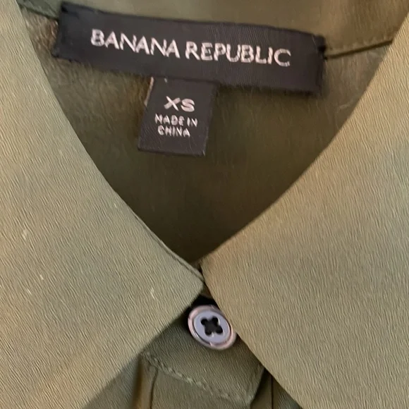 NWOT Banana Republic olive blouse - Picture 5 of 6